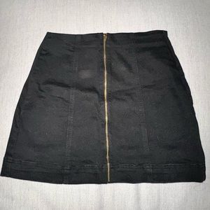 BDG- Urban Outfitters. Size Medium Black Skirt with Zipper in front